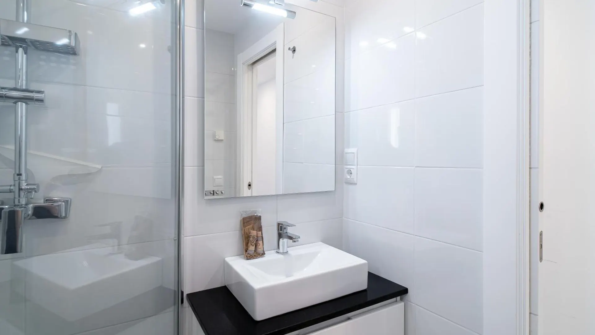 Tuhillo E1 Seaview Apartments Casasol Nerja