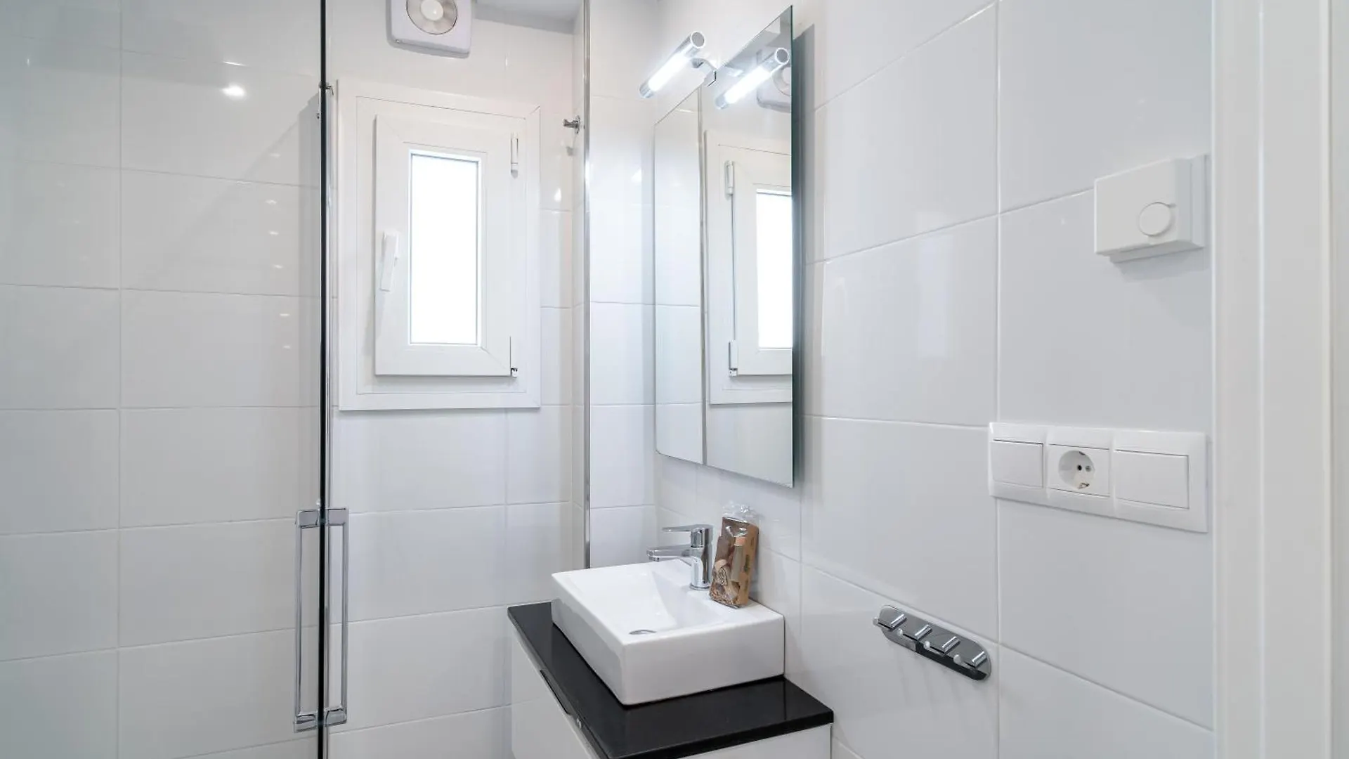 Tuhillo E1 Seaview Apartments Casasol Nerja