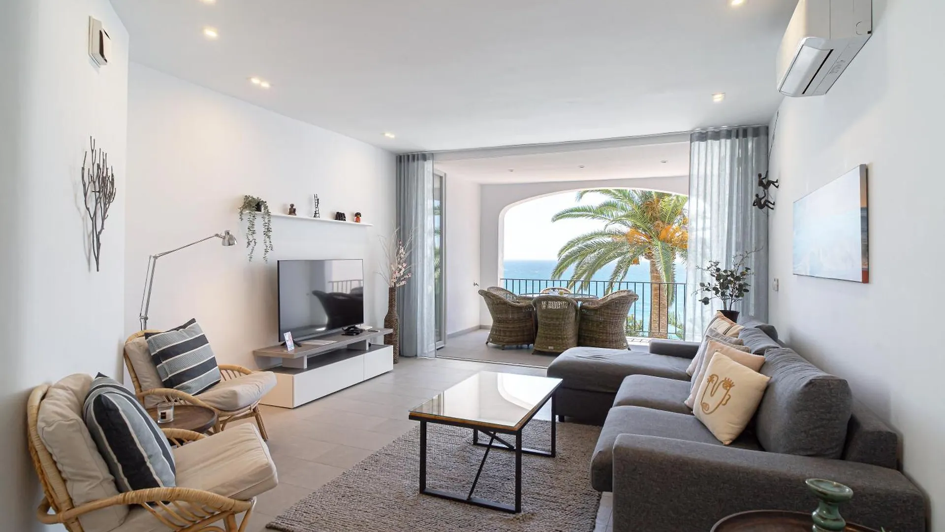 Tuhillo E1 Seaview Apartments Casasol Nerja