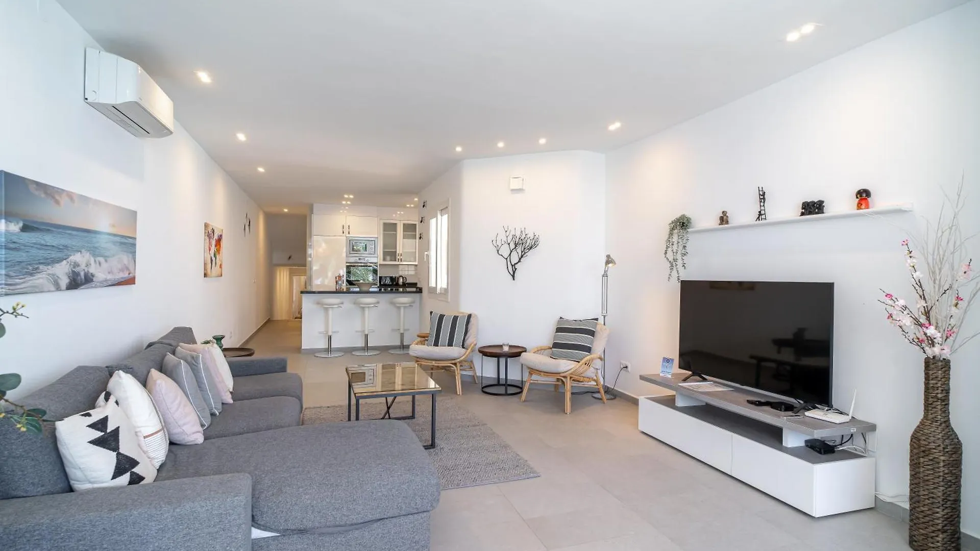 Tuhillo E1 Seaview Apartments Casasol Nerja